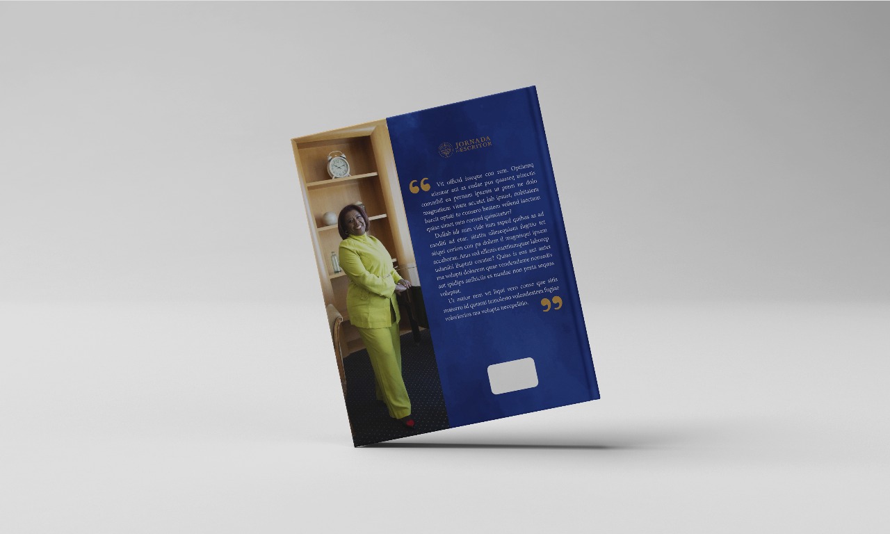 Contracapa do livro com fotografia de Marinéllia Leal Facote